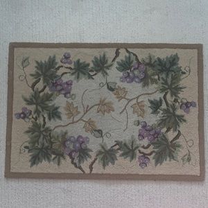 Grapevine Wool Hooked Rug